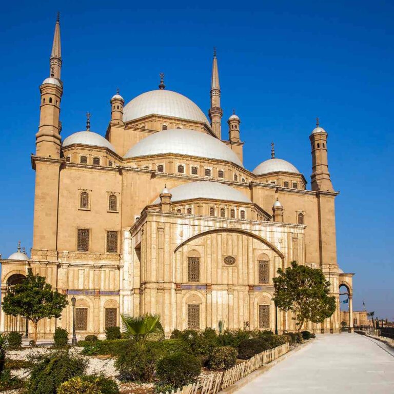 "cairo attractions, pyramids of giza, egyptian museum cairo, cairo day trips, cairo old town, cairo souq, mohamed ali mosque cairo, ben ezra synagogue cairo, gayer anderson museum cairo, "attractions in cairo egypt, attractions in cairo"